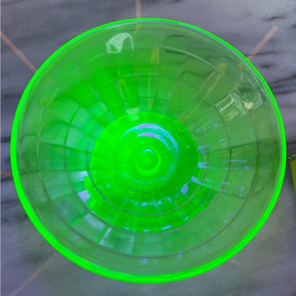 Vintage Uranium/Vaseline Glass Sherbet Dish, c. 1930s, by Anchor Hocking - Picture 4 of 7